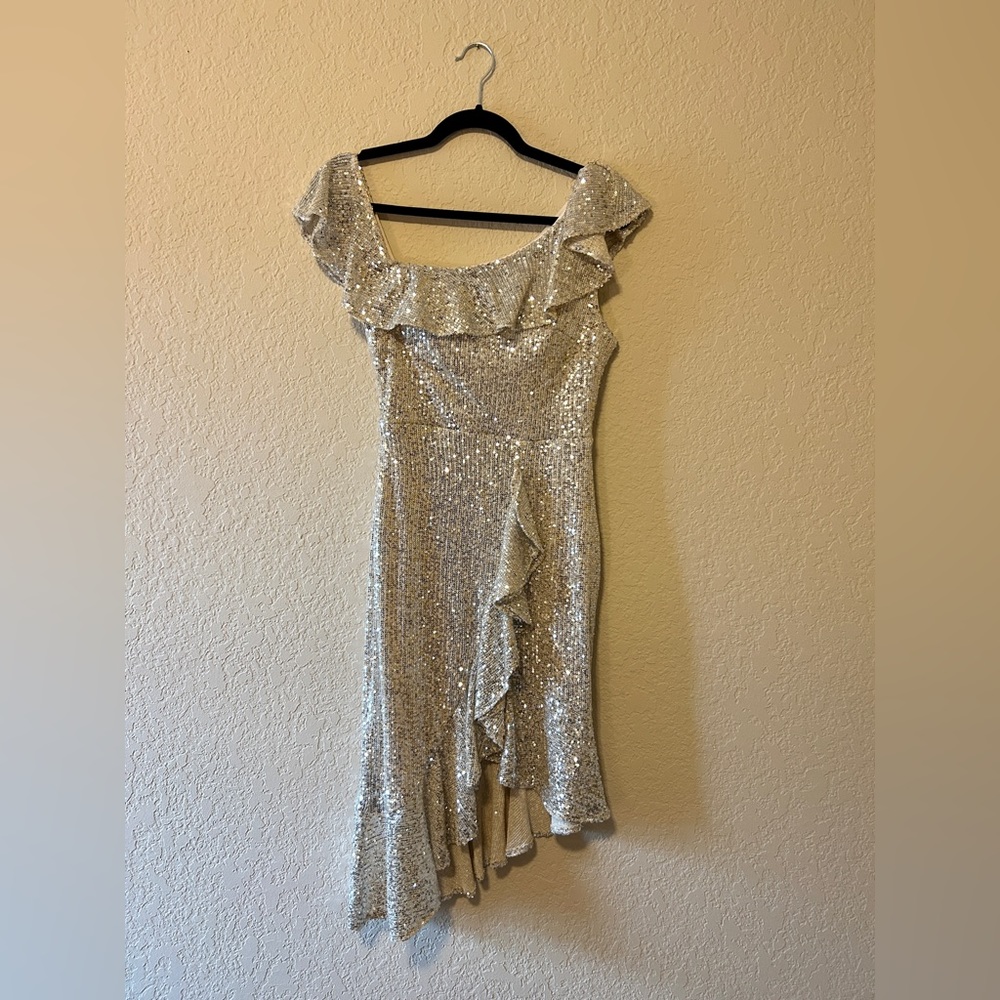 NWT Dalia MacPhee Silver Sequin Cocktail Dress